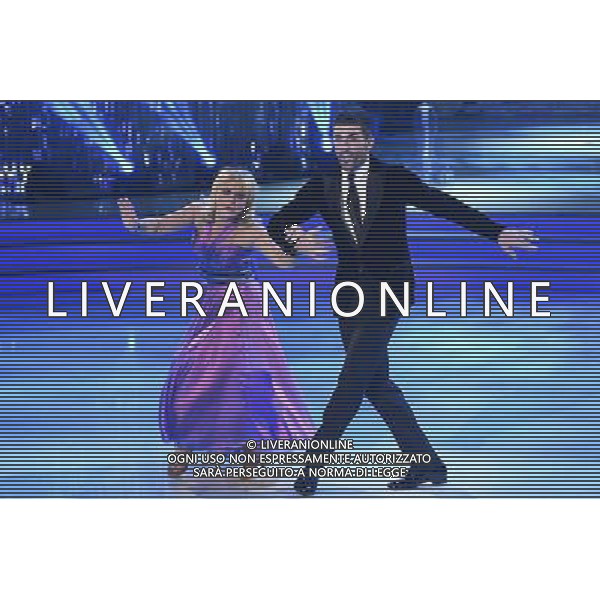 Finale della trasmissione TV \' Ballando con le stelle \' Roma - 23.04.2016 - Auditorium Rai - nella foto: Rita Pavone e Simone Di Pasquale / Ph. Corradetti - Ag. Aldo Liverani sas
