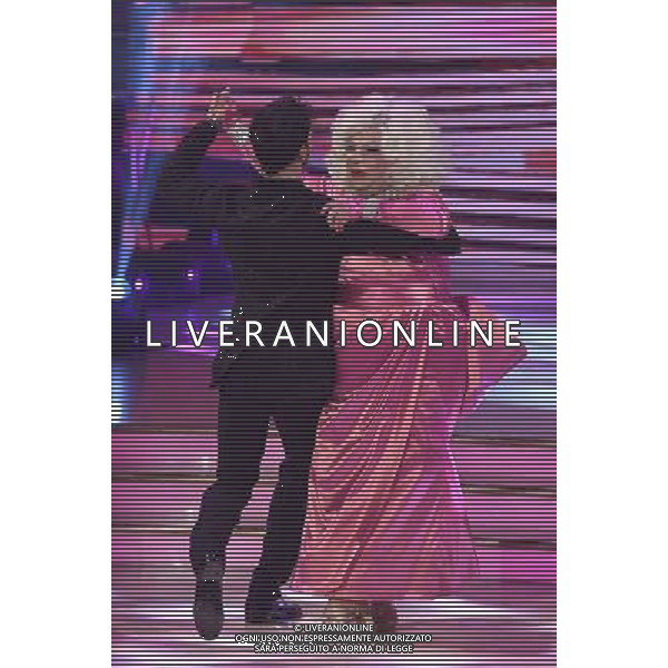 Finale della trasmissione TV \' Ballando con le stelle \' Roma - 23.04.2016 - Auditorium Rai - nella foto: Platinate ( Mauro Corazzi ) e Raimondo Totaro / Ph. Corradetti - Ag. Aldo Liverani sas