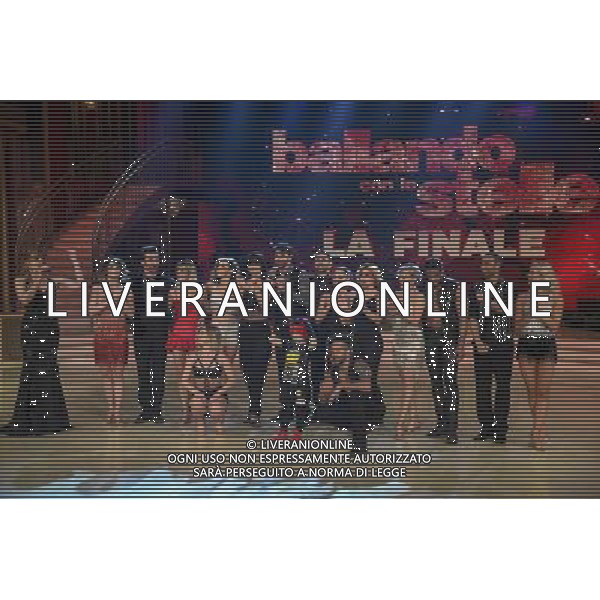 Finale della trasmissione TV \' Ballando con le stelle \' Roma - 23.04.2016 - Auditorium Rai - nella foto: Milly Carlucci con i maestri ballerini / Ph. Corradetti - Ag. Aldo Liverani sas