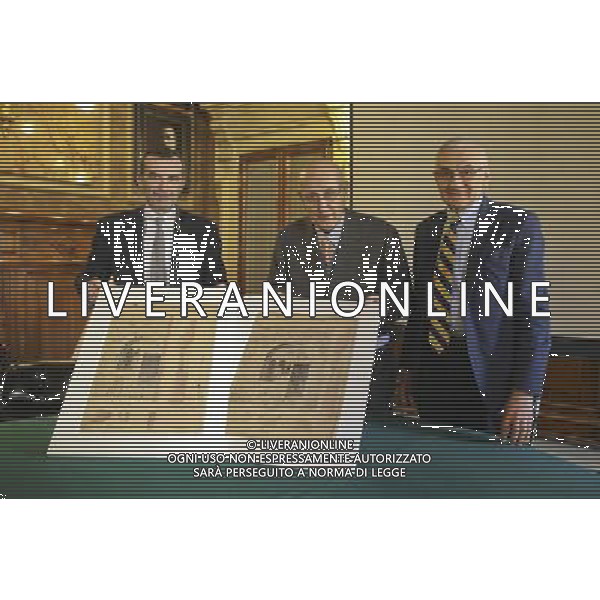 prof alfonso panzetta,alberto folonari e giovanni trerotola CONSEGNA OPERE ARCHITETTO PREMOLI ALLA FONDAZIONE CAB.brescia(BS) 23 gennaio 2016 ag aldo liverani sas