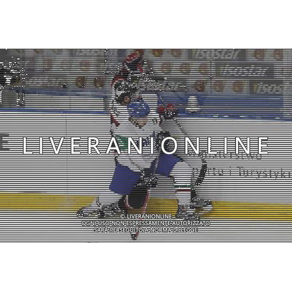 KATOWICE 2016.04.27 SPORT HOKEJ NA LODZIE MISTRZOSTWA SWIATA DYWIZJI 1A JAPONIA - WLOCHY NZ. YUTO OSAWA JPN SIMON KOSTNER ITA FOT. MICHAL CHWIEDUK / FOKUSMEDIA/NEWSPIX.PL KATOWICE 2016.04.27 SPORT ICE HOCKEY WORLD CHAMPIONSHIP DIVISION 1 GROUP A JAPAN - ITALY FOT. MICHAL CHWIEDUK / FOKUSMEDIA --- Newspix.pl AG ALDO LIVERANI SAS *** Local Caption *** www.newspix.pl mail us: info@newspix.pl call us: 0048 022 23 22 222 --- Polish Picture Agency by Ringier Axel Springer Poland