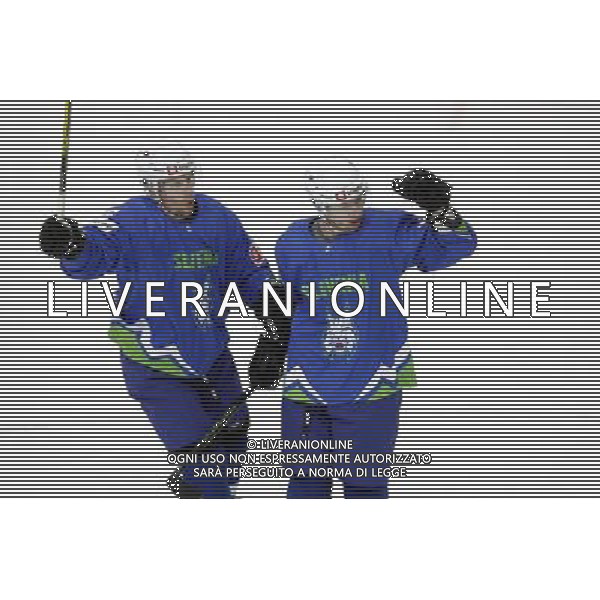 KATOWICE 2016.04.27 SPORT HOKEJ NA LODZIE MISTRZOSTWA SWIATA DYWIZJI 1A SLOWENIA - KOREA NZ. ALES MUSIC SLO ANZE KURALT SLO RADOSC FOT. MICHAL CHWIEDUK / FOKUSMEDIA/NEWSPIX.PL KATOWICE 2016.04.27 SPORT ICE HOCKEY WORLD CHAMPIONSHIP DIVISION 1 GROUP A SLOVENIA - KOREA FOT. MICHAL CHWIEDUK / FOKUSMEDIA --- Newspix.pl AG ALDO LIVERANI SAS *** Local Caption *** www.newspix.pl mail us: info@newspix.pl call us: 0048 022 23 22 222 --- Polish Picture Agency by Ringier Axel Springer Poland