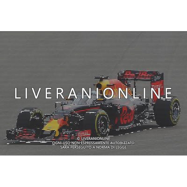 Daniel Ricciardo (AUS) Red Bull Racing RB12 running the Aero Screen. 29.10.2016. Formula 1 World Championship, Rd 4, Russian Grand Prix, Sochi Autodrom, Sochi, Russia, Practice Day. - www.xpbimages.com, EMail: requests@xpbimages.com - copy of publication required for printed pictures. Every used picture is fee-liable. Â© Copyright: Photo4 / XPB Images/Agenzia Aldo Liverani s.a.s./ONLY ITALY/EDITORIAL USE ONLY