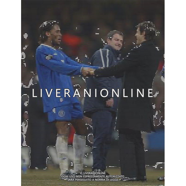 Drogba celebrates with Cudicini Chelsea - Liverpool Carling Cup Final Millennium Stadium - Cardiff Date 27.02.05 FOTO MARCELLO POZZETTI-AGENZIA ALDO LIVERANI S A S 