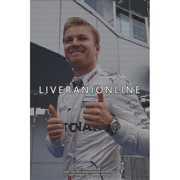 Pole position for Nico Rosberg (GER) Mercedes AMG Petronas F1 W07. 30.04.2016. Formula 1 World Championship, Rd 4, Russian Grand Prix, Sochi Autodrom, Sochi, Russia, Qualifying Day. / AGENZIA ALDO LIVERANI SAS - ITALY ONLY EDITORIAL USE ONLY