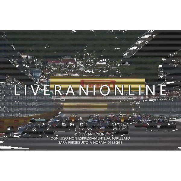 Lewis Hamilton (GBR) Mercedes AMG F1 W07 Hybrid at the start of the race. 01.05.2016. Formula 1 World Championship, Rd 4, Russian Grand Prix, Sochi Autodrom, Sochi, Russia, Race Day. AG ALDO LIVERANI SAS ONLY ITALY