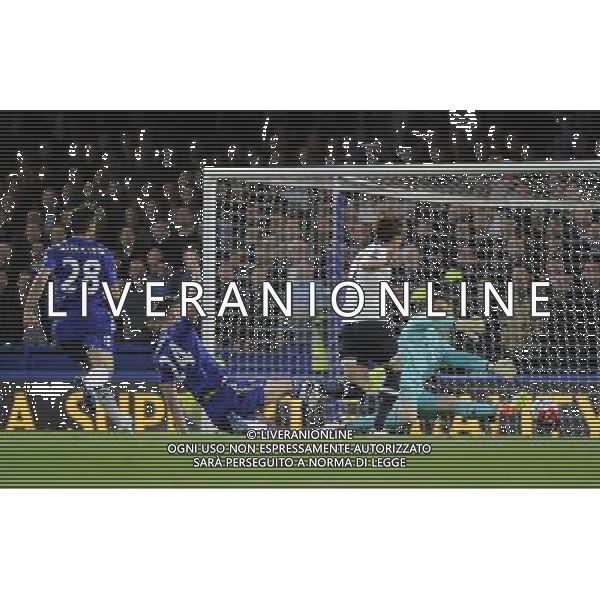 Tottenham Hotspur\'s Son Heung-Min scores his sides second goal Photographer Ashley Western/CameraSport Football - Barclays Premiership - Chelsea v Tottenham Hotspur - Monday 2nd May 2016 - Stamford Bridge - London © CameraSport - 43 Linden Ave. Countesthorpe. Leicester. England. LE8 5PG - Tel: +44 (0) 116 277 4147 - admin@camerasport.com - www.camerasport.com AG ALDO LIVERANI SAS ONLY ITALY