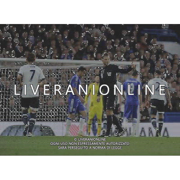 Referee Mark Clattenburg in action during todays match Photographer Ashley Western/CameraSport Football - Barclays Premiership - Chelsea v Tottenham Hotspur - Monday 2nd May 2016 - Stamford Bridge - London © CameraSport - 43 Linden Ave. Countesthorpe. Leicester. England. LE8 5PG - Tel: +44 (0) 116 277 4147 - admin@camerasport.com - www.camerasport.com AG ALDO LIVERANI SAS ONLY ITALY