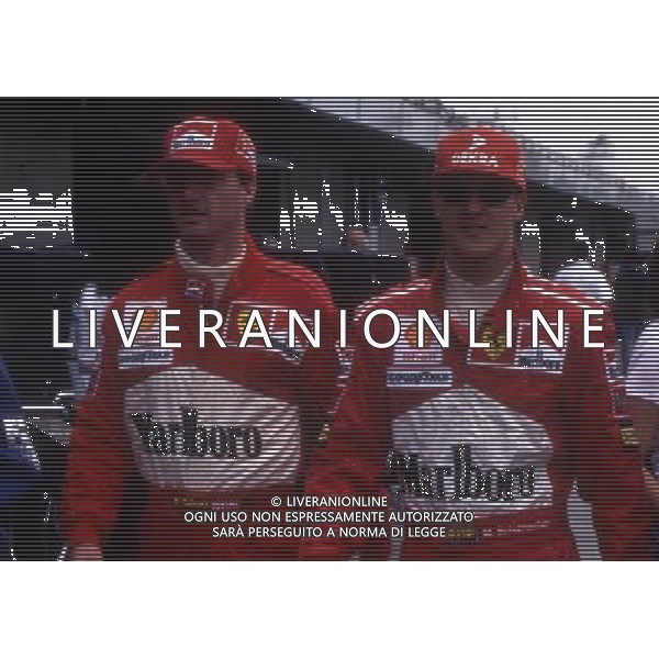 RETROSPETTIVA MICHAEL SCHUMACHER PILOTA NELLA FOTO MICHAEL SCHUMACHER CON EDDIE IRVINE AG ALDO LIVERANI SAS