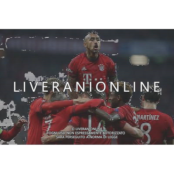 firo : Fu§ball,Fussball : 03.05.2016 Champions League, Saison 2015/2016: FC Bayern MŸnchen - Atletico Madrid, FCB, Halbfinale, RŸckspiel, Torjubel, Jubel, Freude, Tor zum 1:0, Jubeltraiube um Xabi Alonso ( MŸnchen ) $worldrightsEs gelten unsere AGB, einsehbar auf www.firosportphoto.de copyright by firo sportphoto: Coesfelder Str. 207 D- 48249 DŸlmen www.firosportphoto.de mail@firosportphoto.de (V o l k s b a n k B o c h u m - W i t t e n ) IBAN DE68 4306 0129 0341 1171 00 Tel: +49-2594 - 9916004 Fax: +49-2594 - 9916005 AG ALDO LIVERANI SAS ONLY ITALY