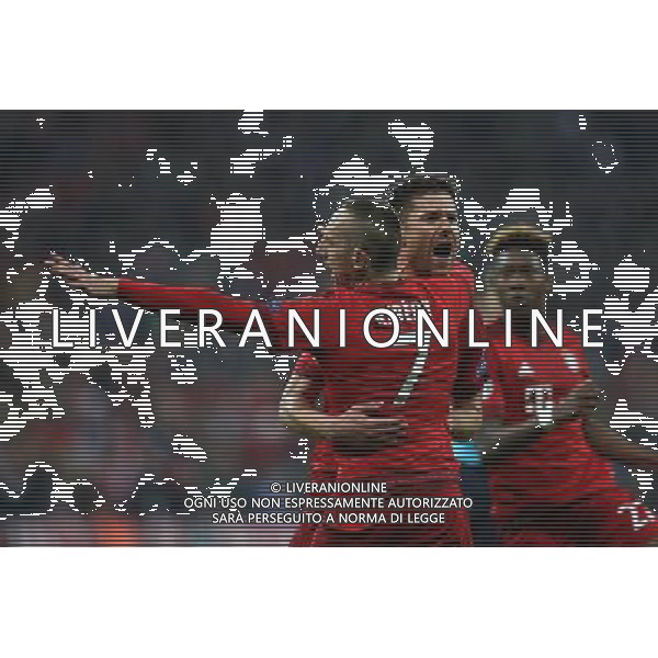 firo : Fu§ball,Fussball : 03.05.2016 Champions League, Saison 2015/2016: FC Bayern MŸnchen - Atletico Madrid, FCB, Halbfinale, RŸckspiel, Torjubel, Jubel, Freude, Tor zum 1:0 durch Xabi Alonso ( MŸnchen ), Franck Ribery ( MŸnchen ) $worldrightsEs gelten unsere AGB, einsehbar auf www.firosportphoto.de copyright by firo sportphoto: Coesfelder Str. 207 D- 48249 DŸlmen www.firosportphoto.de mail@firosportphoto.de (V o l k s b a n k B o c h u m - W i t t e n ) IBAN DE68 4306 0129 0341 1171 00 Tel: +49-2594 - 9916004 Fax: +49-2594 - 9916005 AG ALDO LIVERANI SAS ONLY ITALY