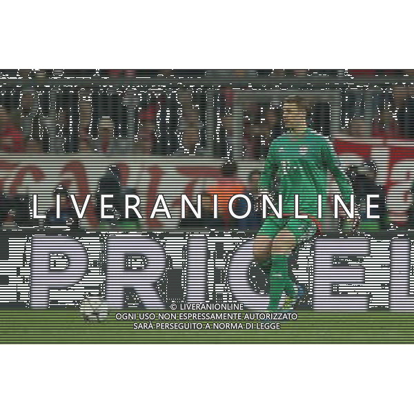firo : Fu§ball,Fussball : 03.05.2016 Champions League, Saison 2015/2016: FC Bayern MŸnchen - Atletico Madrid, FCB, Halbfinale, RŸckspiel, Manuel Neuer ( MŸnchen ), Einzelaktion $worldrightsEs gelten unsere AGB, einsehbar auf www.firosportphoto.de copyright by firo sportphoto: Coesfelder Str. 207 D- 48249 DŸlmen www.firosportphoto.de mail@firosportphoto.de (V o l k s b a n k B o c h u m - W i t t e n ) IBAN DE68 4306 0129 0341 1171 00 Tel: +49-2594 - 9916004 Fax: +49-2594 - 9916005 AG ALDO LIVERANI SAS ONLY ITALY