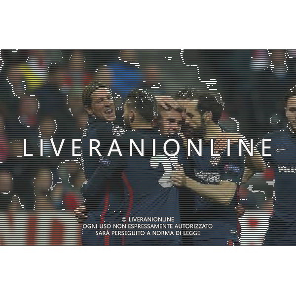 firo : Fu§ball,Fussball : 03.05.2016 Champions League, Saison 2015/2016: FC Bayern MŸnchen - Atletico Madrid, FCB, Halbfinale, RŸckspiel, Torjubel, Jubel, Freude, Tor zum 1:1 durchAntoine Griezmann ( Atletico Madrid ), Jubeltraube $worldrightsEs gelten unsere AGB, einsehbar auf www.firosportphoto.de copyright by firo sportphoto: Coesfelder Str. 207 D- 48249 DŸlmen www.firosportphoto.de mail@firosportphoto.de (V o l k s b a n k B o c h u m - W i t t e n ) IBAN DE68 4306 0129 0341 1171 00 Tel: +49-2594 - 9916004 Fax: +49-2594 - 9916005 AG ALDO LIVERANI SAS ONLY ITALY