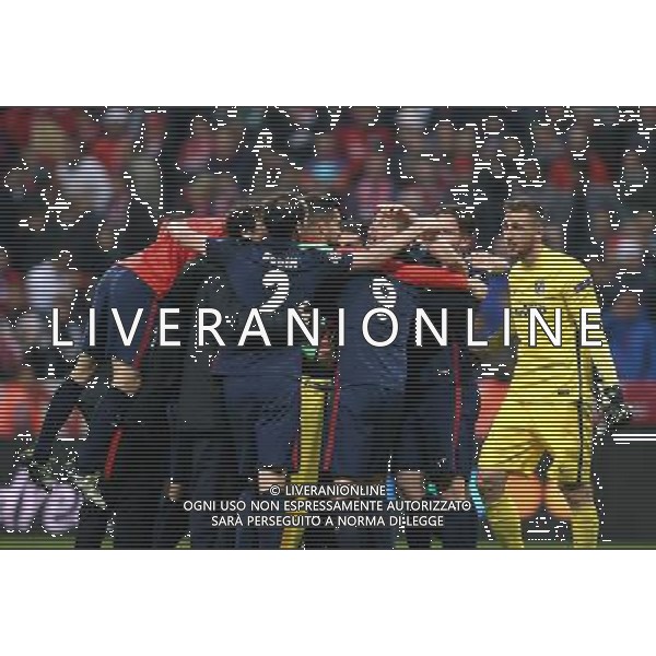 firo Fu§ball, Fussball, 03.05.2016 Uefa Champions League, CL Saison 2015/2016 Halbfinale, RŸckspiel FCB FC Bayern MŸnchen Muenchen - Atletico Madrid 2:1 Schlussjubel, Jubel, klatscht, winkt, Atletico Torwart TorhŸter Goalkeeper Jan Oblak $worldrights Es gelten unsere AGB, einsehbar auf www.firosportphoto.de copyright by firo sportphoto: Coesfelder Str.207 48249 DŸlmen www.firosportphoto.de mail@firosportphoto.de (V o l k s b a n k B o c h u m - W i t t e n ) IBAN DE68 4306 0129 0341 1171 00 Tel:Ê 02594 - 9916004 Fax:Ê02594 - 9916005 AG ALDO LIVERANI SAS ONLY ITALY