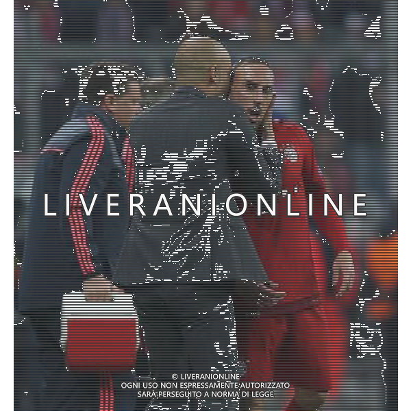 firo Fu§ball, Fussball, 03.05.2016 Uefa Champions League, CL Saison 2015/2016 Halbfinale, RŸckspiel FCB FC Bayern MŸnchen Muenchen - Atletico Madrid 2:1 Gestik, Geste, FCB Trainer Coach Pep Guardiola, FCB Franck RibŽry Ribery $worldrights Es gelten unsere AGB, einsehbar auf www.firosportphoto.de copyright by firo sportphoto: Coesfelder Str.207 48249 DŸlmen www.firosportphoto.de mail@firosportphoto.de (V o l k s b a n k B o c h u m - W i t t e n ) IBAN DE68 4306 0129 0341 1171 00 Tel:Ê 02594 - 9916004 Fax:Ê02594 - 9916005 AG ALDO LIVERANI SAS ONLY ITALY