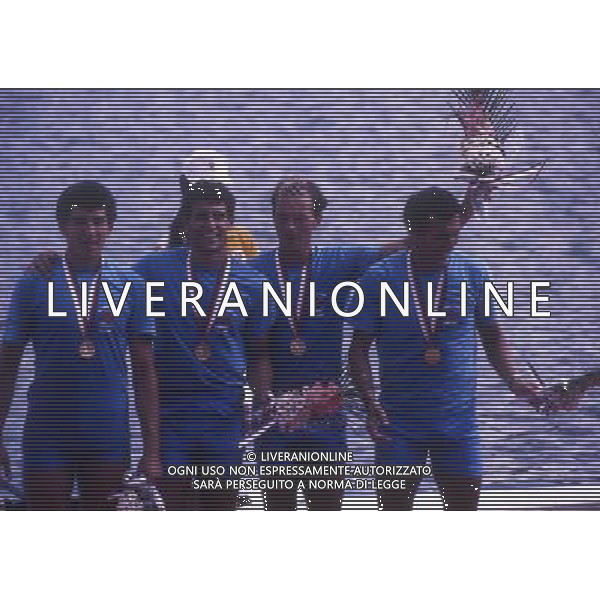 SEUL 1988 OLIMPIADI NELLA FOTO POLI PIETRO -FARINA GIANLUCA- TIZZANO DAVIDE-AGOSTINO ABBAGNALE VINCONO LA MEDAGLIA D\'ORO AG ALDO LIVERANI SAS