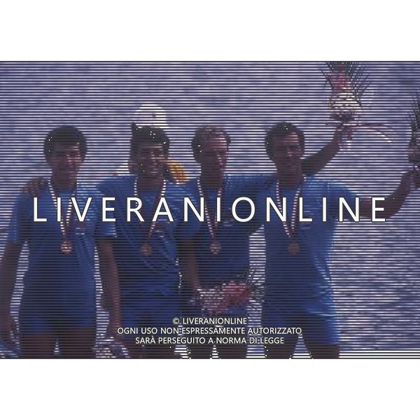 SEUL 1988 OLIMPIADI NELLA FOTO POLI PIETRO -FARINA GIANLUCA- TIZZANO DAVIDE-AGOSTINO ABBAGNALE VINCONO LA MEDAGLIA D\'ORO AG ALDO LIVERANI SAS
