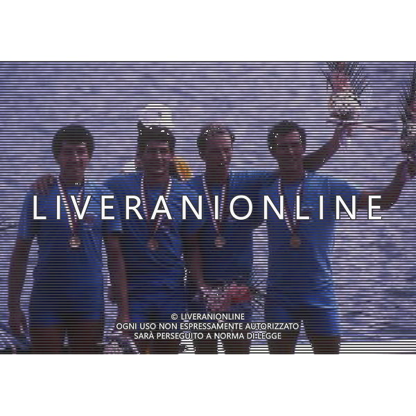 SEUL 1988 OLIMPIADI NELLA FOTO POLI PIETRO -FARINA GIANLUCA- TIZZANO DAVIDE-AGOSTINO ABBAGNALE VINCONO LA MEDAGLIA D\'ORO AG ALDO LIVERANI SAS