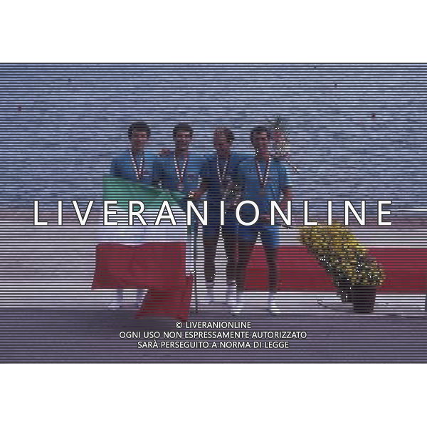 SEUL 1988 OLIMPIADI NELLA FOTO POLI PIETRO -FARINA GIANLUCA- TIZZANO DAVIDE-AGOSTINO ABBAGNALE VINCONO LA MEDAGLIA D\'ORO AG ALDO LIVERANI SAS