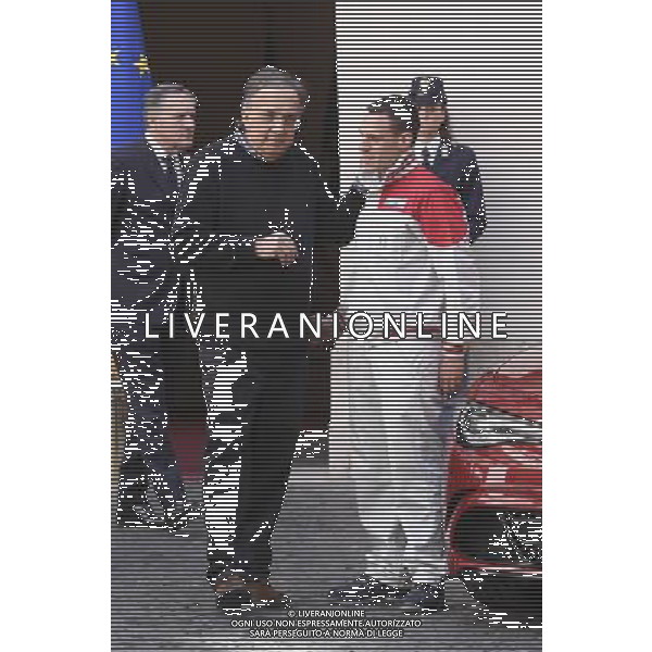 Presentazione della nuova â€œGiuliaâ€ Alfa Romeo FCA/FIAT - Roma - 05.05.2016 - Palazzo Chigi - nella foto: Sergio Marchionne saluta un operario dello stabilimento FCA di Cassino / Ph. Corradetti - Ag. Aldo Liverani sas/ AGENZIA ALDO LIVERANI SAS