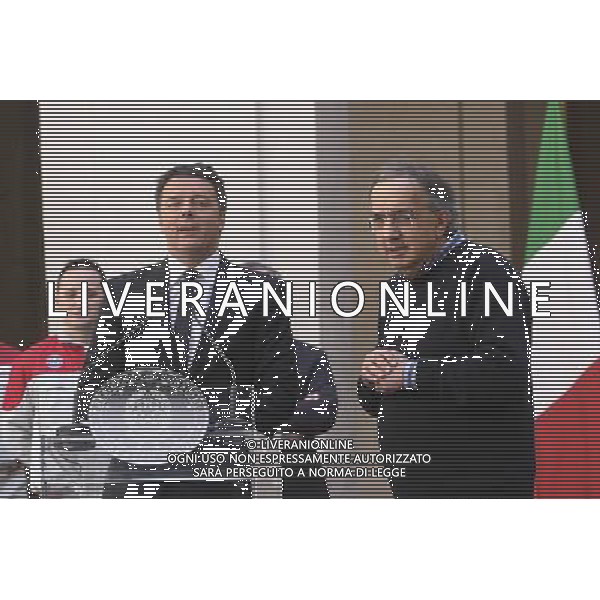 Presentazione della nuova â€œGiuliaâ€ Alfa Romeo FCA/FIAT - Roma - 05.05.2016 - Palazzo Chigi - nella foto: Matteo Renzi e Sergio Marchionne / Ph. Corradetti - Ag. Aldo Liverani sas/ AGENZIA ALDO LIVERANI SAS