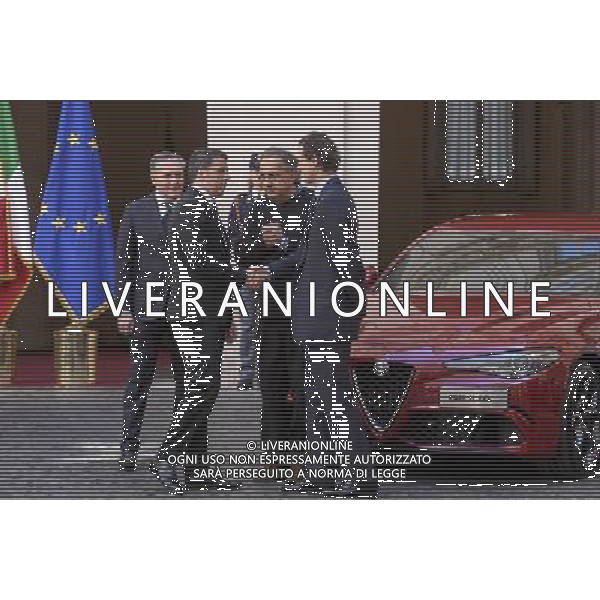 Presentazione della nuova â€œGiuliaâ€ Alfa Romeo FCA/FIAT - Roma - 05.05.2016 - Palazzo Chigi - nella foto: Matteo Renzi saluta John Elkann e Sergio Marchionne / Ph. Corradetti - Ag. Aldo Liverani sas/ AGENZIA ALDO LIVERANI SAS