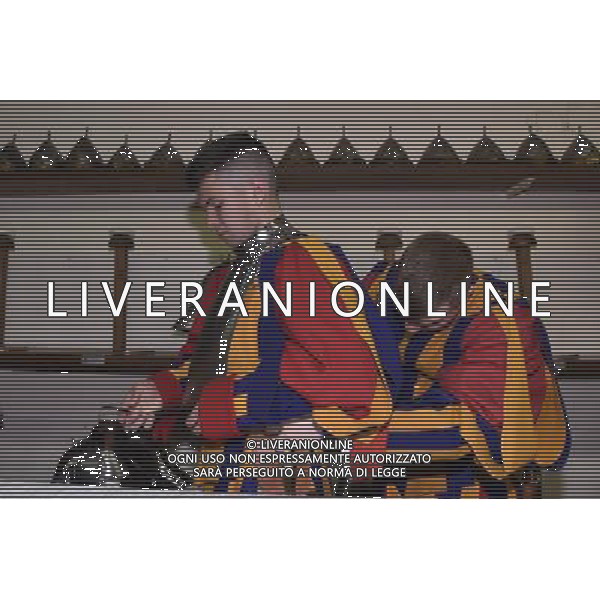 Giuramento Guardie Svizzere - Citta\' del Vaticano 06.05.2016 - nella foto: La vestizione delle guardie svizzere /Ph. Corradetti - Ag. Aldo Liverani Sas/ AGENZIA ALDO LIVERANI SAS