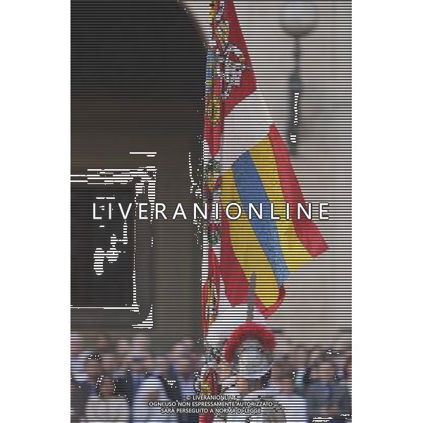 Giuramento Guardie Svizzere - Citta\' del Vaticano 06.05.2016 - nella foto: La bandiera sulla quale giureranno le nuove Guardie Svizzere /Ph. Corradetti - Ag. Aldo Liverani Sas/ AGENZIA ALDO LIVERANI SAS