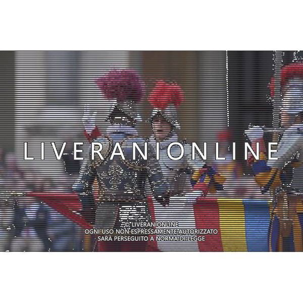 Giuramento Guardie Svizzere - Citta\' del Vaticano 06.05.2016 - nella foto: Il giuramento di una Guardia Svizzera /Ph. Corradetti - Ag. Aldo Liverani Sas/ AGENZIA ALDO LIVERANI SAS