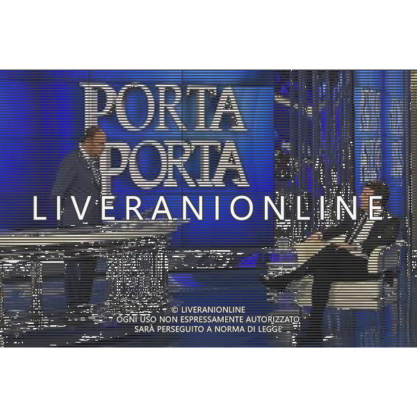 Matteo Renzi ospite della trasmissione TV \' Porta a Porta \' Roma - 12.05.2016 - Studi RAI Teulada - nella foto: Matteo Renzi e Bruno Vespa / Ph. Corradetti - AGENZIA ALDO LIVERANI SAS
