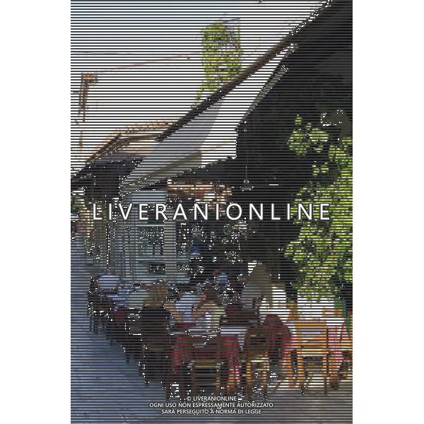 GRECIA 2001- ATENE NELLA FOTO TAVERNE BAR DI ATENE AG ALDO LIVERANI SAS