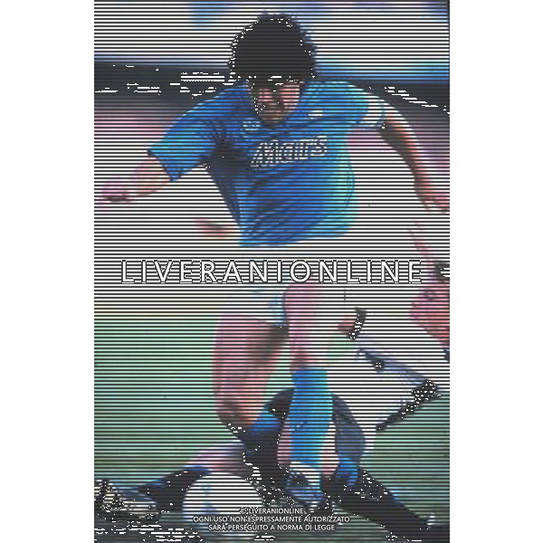 RETROSPETTIVA DIEGO ARMANDO MARADONA NELLA FOTO DIEGO ARMANDO MARADONA CON LA MAGLIA DEL NAPOLI AG ALDO LIVERANI SAS