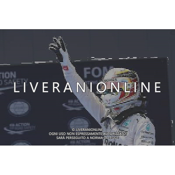 Pole for Lewis Hamilton (GBR) Mercedes Petronas AMG F1. 14.05.2016. Formula 1 World Championship, Rd 5, Spanish Grand Prix, Barcelona, Spain, Qualifying Day. AG ALDO LIVERANI SAS ONLY ITALY
