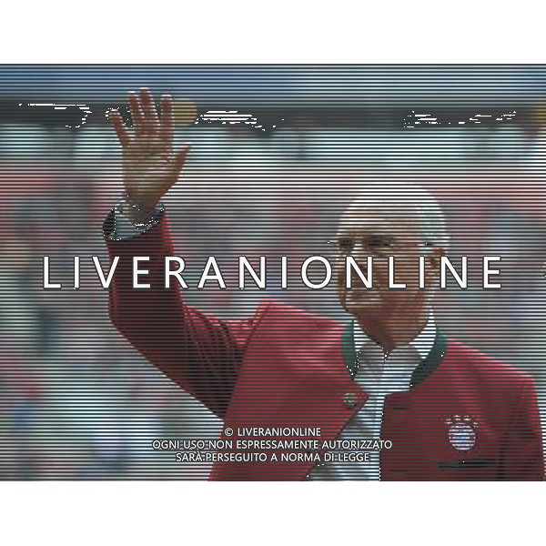 firo Fu§ball, Fussball, 14.05.2016 1. Bundesliga, 1. BL Saison 2015/2016 FCB FC Bayern MŸnchen Muenchen - Hannover 96 3:1 FCB EhrenprŠsident Ehrenpraesident TV-Experte Sky-Experte Franz Beckenbauer, Gestik, Geste $worldrights Es gelten unsere AGB, einsehbar auf www.firosportphoto.de copyright by firo sportphoto: Coesfelder Str.207 48249 DŸlmen www.firosportphoto.de mail@firosportphoto.de (V o l k s b a n k B o c h u m - W i t t e n ) IBAN DE68 4306 0129 0341 1171 00 Tel:Ê 02594 - 9916004 Fax:Ê02594 - 9916005 AG ALDO LIVERANI SAS ONLY ITALY