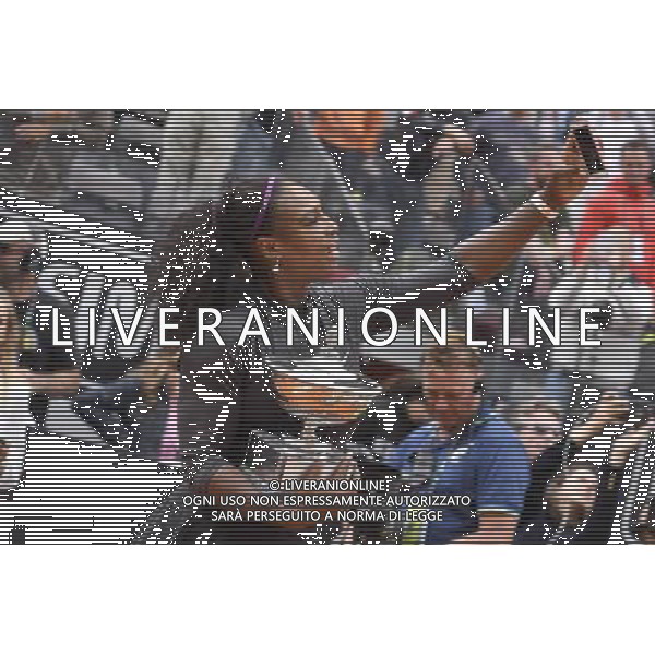 Internazionali BNL d\'Italia 2016 Roma - 15.05.2016 - Foro Italico - nella foto: Serena Williams si fa un selfie con la coppa del torneo /Ph. Corradetti - AGENZIA ALDO LIVERANI SAS