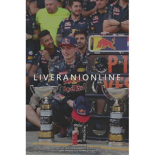 1st place Max Verstappen (NLD) Red Bull Racing celebrates with the team. 15.05.2016. Formula 1 World Championship, Rd 5, Spanish Grand Prix, Barcelona, Spain, Race Day. 