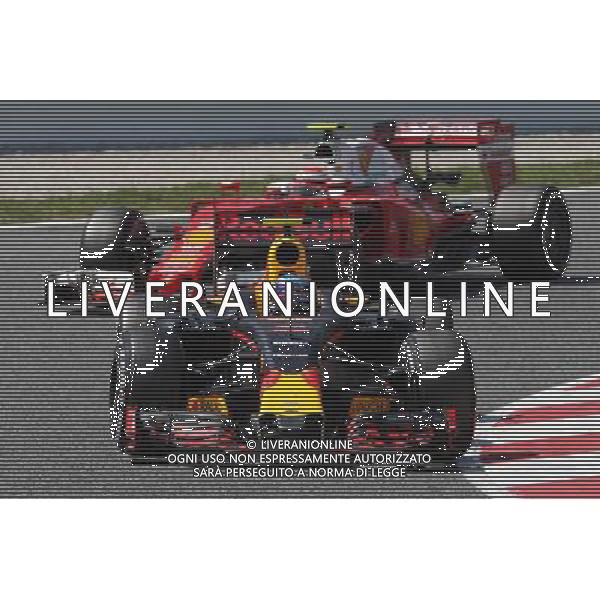 Max Verstappen (NLD) Red Bull Racing RB12 leads Kimi Raikkonen (FIN) Ferrari SF16-H. 15.05.2016. Formula 1 World Championship, Rd 5, Spanish Grand Prix, Barcelona, Spain, Race Day. 