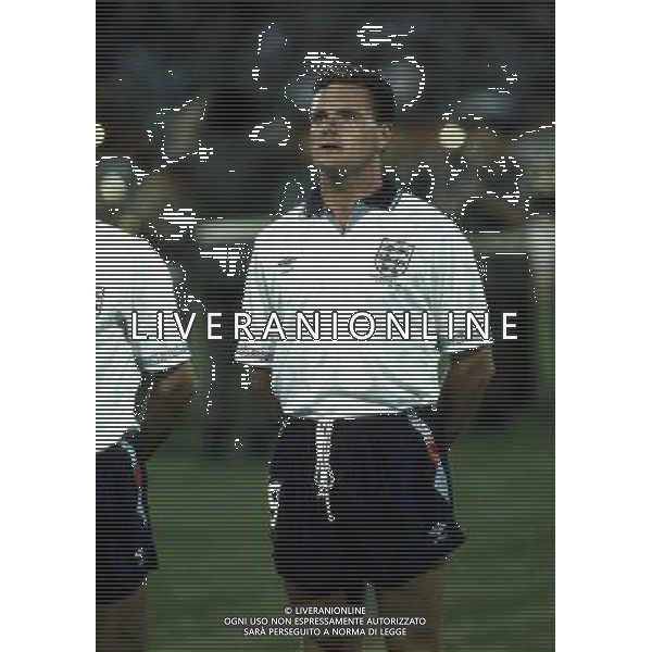 RETROSPETTIVA PAUL GASCOIGNE CALCIATORE NELLA FOTO PAUL GASCOIGNE CON LA NAZIONALE INGLESE AG ALDO LIVERANI SAS