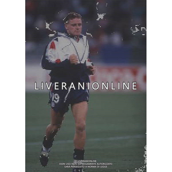 RETROSPETTIVA PAUL GASCOIGNE CALCIATORE NELLA FOTO PAUL GASCOIGNE CON LA NAZIONALE INGLESE AG ALDO LIVERANI SAS