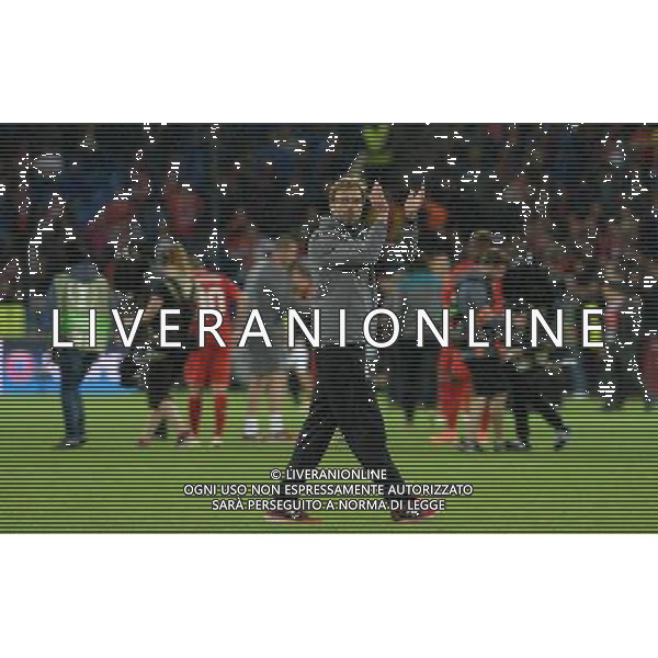 UEFA Europa League 2015/2016 Finale Basilea - 18.05.2016 Liverpool-Siviglia Nella Foto:klopp saluta i tifosi /Ph.Vitez-Ag. Aldo Liverani