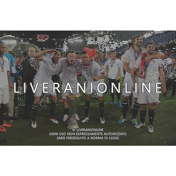 UEFA Europa League 2015/2016 Finale Basilea - 18.05.2016 Liverpool-Siviglia Nella Foto:i giocatori del siviglia festeggiano con la coppa /Ph.Vitez-Ag. Aldo Liverani