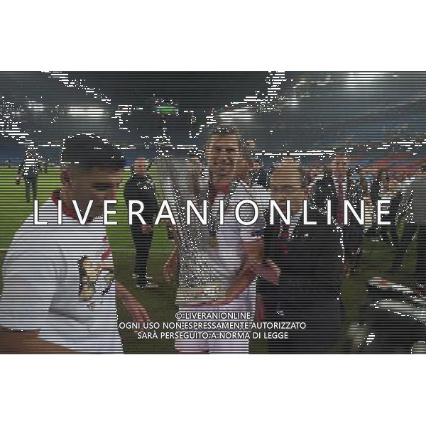 BAZYLEA 18.05.2016 MECZ FINAL LIGA EUROPY SEZON 2015/16 --- UEFA EUROPA LEAGUE FINAL MATCH IN BASEL: LIVERPOOL FC - SEVILLA FC GRZEGORZ KRYCHOWIAK PUCHAR FOT. PIOTR KUCZA/NEWSPIX.PL --- Newspix.pl / AGENZIA ALDO LIVERANI SAS - ITALY ONLY EDITORIAL USE ONLY Liverpool - Siviglia Finale UEFA Europa League 2015/2016 Basilea - 18.05.2016