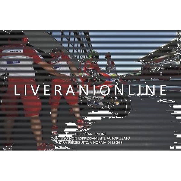 Andrea Iannone ai Box durante le prove libere del MotoGP Gran Premio di Italia Â© PIAZZOLLA / AGENZIA ALDO LIVERANI SAS Motomondiale, Prove Libere, Gran Premio d\'Italia TIM, Mugello 20/05/2016 