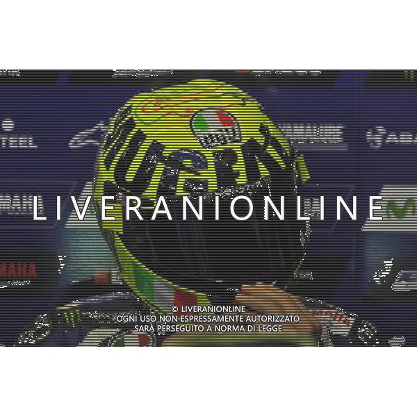 Valentino Rossi con il casco per il mugello ai Box durante le prove libere del MotoGP Gran Premio di Italia Â© PIAZZOLLA / AGENZIA ALDO LIVERANI SAS Motomondiale, Prove Libere, Gran Premio d\'Italia TIM, Mugello 20/05/2016 