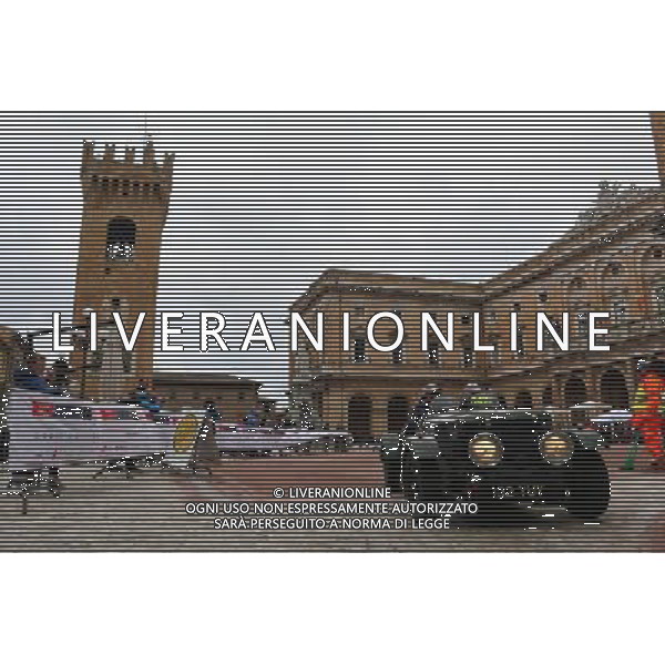 1000 Miglia 2016: passaggio a Recanati PH MARCO RIZZINI AG ALDO LIVERANI SAS