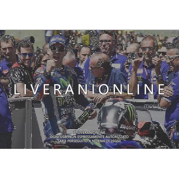 Jorge Lorenzo festeggia il terzo posto con il team al Gran Premio d\'italia di motogp FOTO G- PIAZZOLLA-AG ALDO LIVERANI SAS