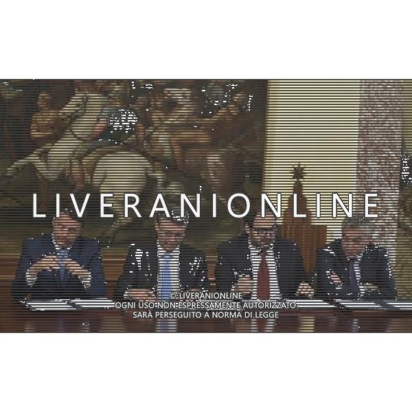 Bagnoli firma protocollo di vigilanza - Roma - 24.05.2016 - Palazzo Chigi - nella foto: da sx Matteo Renzi Raffaele Cantone Salvo Nastasi e Domenico Arcuri / Ph. Corradetti - AGENZIA ALDO LIVERANI SAS