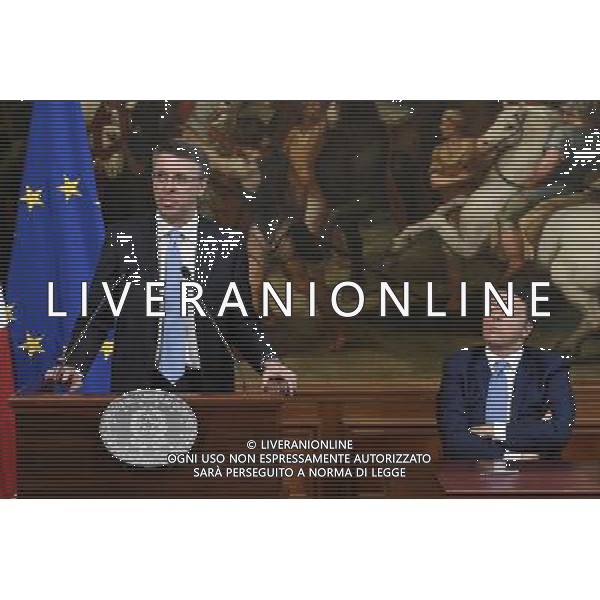 Bagnoli firma protocollo di vigilanza - Roma - 24.05.2016 - Palazzo Chigi - nella foto: Raffaele Cantone e Matteo Renzi / Ph. Corradetti - AGENZIA ALDO LIVERANI SAS