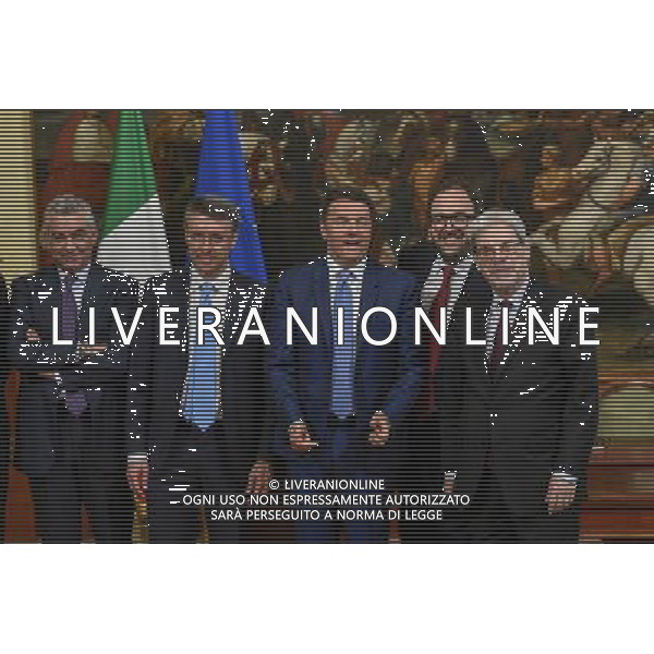 Bagnoli firma protocollo di vigilanza - Roma - 24.05.2016 - Palazzo Chigi - nella foto: da sx Domenico Arcuri Raffaele Cantone Matteo Renzi Salvo Nastasi e Claudio De Vincenti / Ph. Corradetti - AGENZIA ALDO LIVERANI SAS