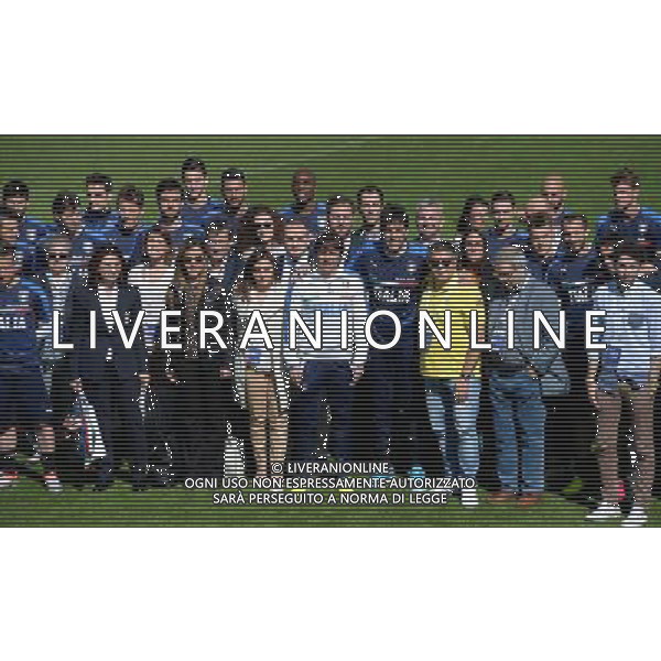 Raduno Nazionale Italiana Pre Europeo UEFA Francia 2016 Firenze - 24.05.2016 Allenamento Nella Foto:foto di gruppo dei giocatori con gli sponsor per lo sponsor day conte e buffon /Ph.Vitez-Ag. Aldo Liverani